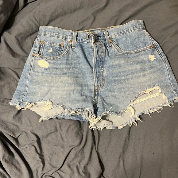 Blue Jean levi 501 shorts - Picture 3 of 3